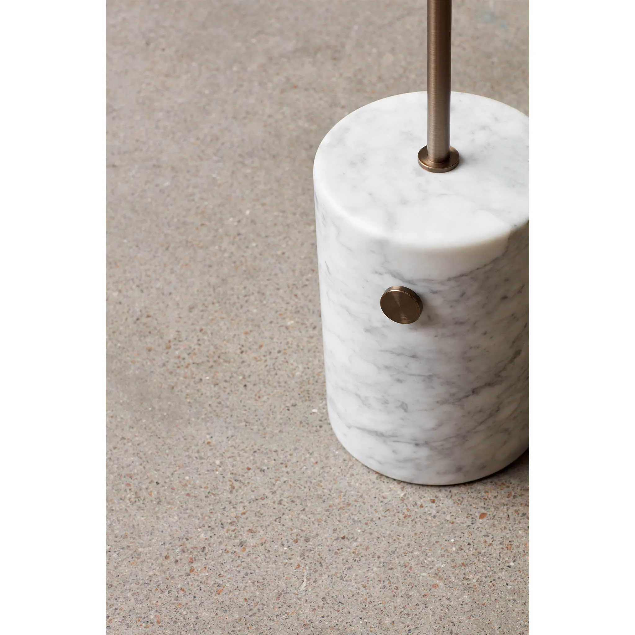 JWDA floor | travertine and brushed brass